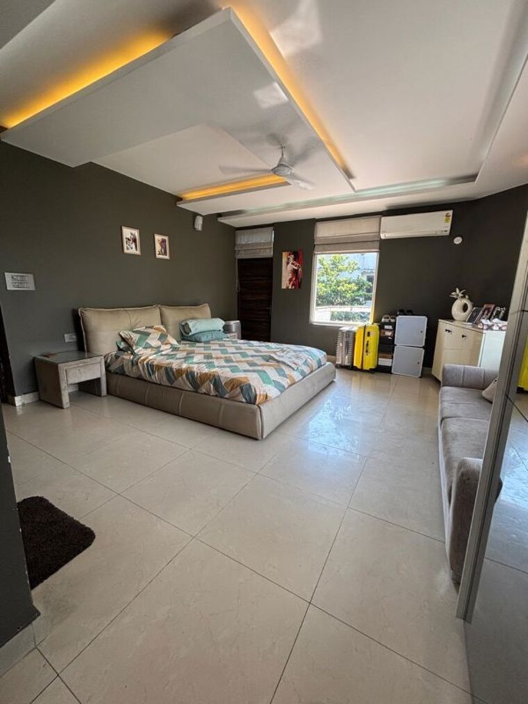 Bedroom, sainik farm 4 Bedroom 8100 Sq.Ft. Independent House In Sainik Farm Delhi 10679932