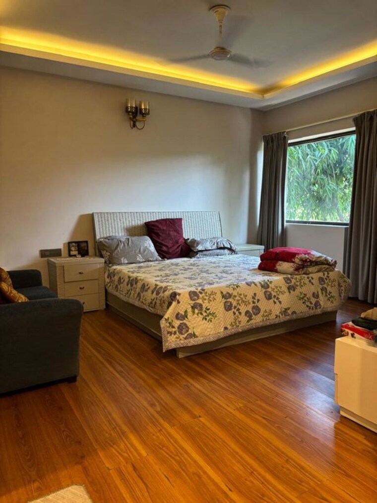 Bedroom, sainik farm 4 Bedroom 8100 Sq.Ft. Independent House In Sainik Farm Delhi 10679932