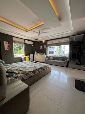 Bedroom in 4 BHK Independent House at Sainik Farm – for Sale