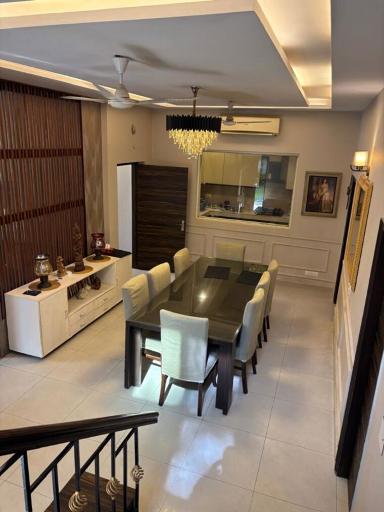 Team Area, sainik farm 4 Bedroom 8100 Sq.Ft. Independent House In Sainik Farm Delhi 10679932