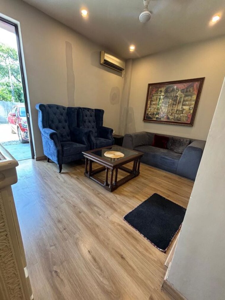 Bedroom, sainik farm 4 Bedroom 8100 Sq.Ft. Independent House In Sainik Farm Delhi 10679932