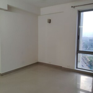 Room in 2 BHK Apartment at Pioneer Park Phase 1, Sector 61 – for Rent