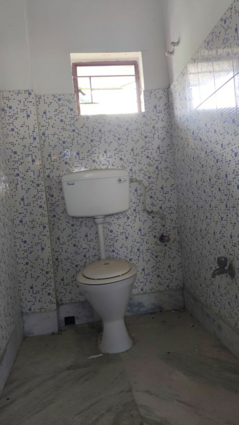 Bathroom, standalone-apartment 2 Bedroom 650 Sq.Ft. Apartment In Baguiati Kolkata 9376450