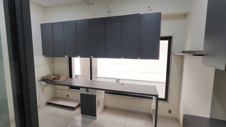 Kitchen, sun-westbank Commercial Office Space 720 Sq.Ft. In Navrangpura Ahmedabad 10679998