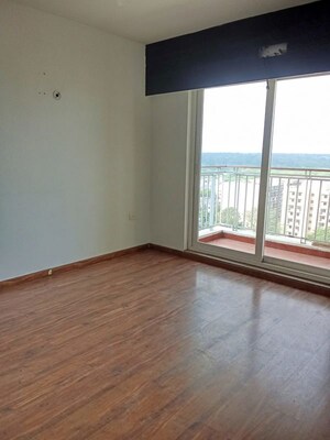 Room in 2 BHK Apartment at Rishita Manhattan, Gomti Nagar – for Rent