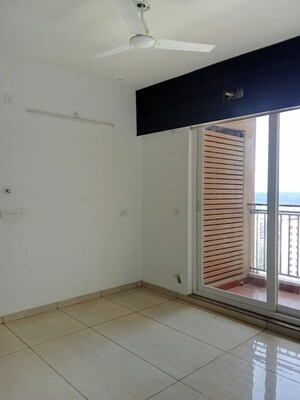 Room in 2 BHK Apartment at Rishita Manhattan, Gomti Nagar – for Rent