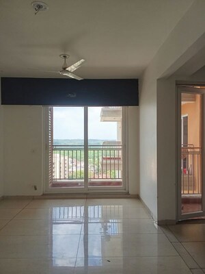 Room in 2 BHK Apartment at Rishita Manhattan, Gomti Nagar – for Rent