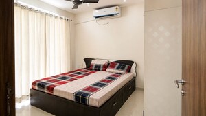 Bedroom in 2 BHK Apartment at Gangapur Road – for Rent