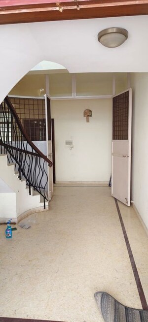 Staircase in 5 BHK Villa at Eros Rosewood City, Sector 49 – for Rent