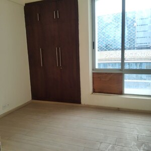 Room in 3 BHK Apartment at Pioneer Park Phase 1, Sector 61 – for Rent