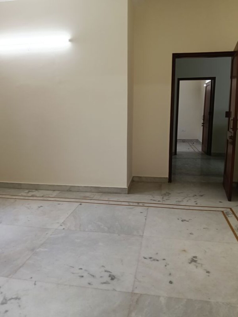 Room, saket 3 Bedroom 1100 Sq.Ft. Builder Floor In Saket Delhi 10680023