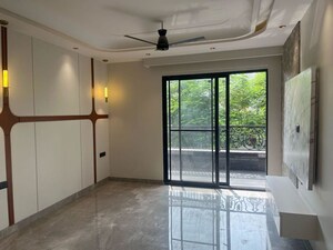 Room in 3 BHK Builder Floor at Sector 22 – for Rent