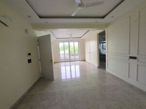 Room in 3 BHK Builder Floor at Sector 22 – for Rent