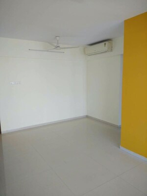 Room in 1 BHK Apartment at JVM Tiara, Thane West – for Rent