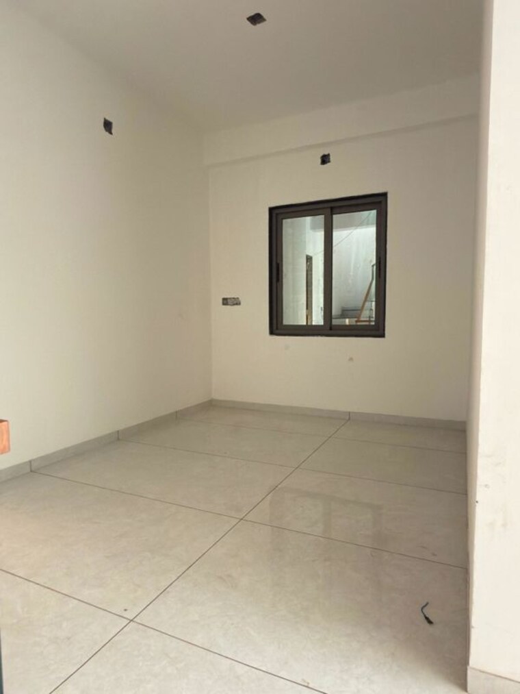 Room, padra road 4 Bedroom 863 Sq.Ft. Villa In Padra Road Vadodara 10662380