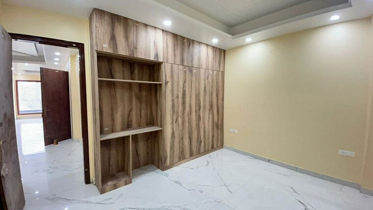 Room, rwa-apartments-sector-19 3 Bedroom 2500 Sq.Ft. Builder Floor In Sector 19 Noida 10680070