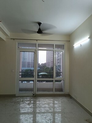 Room in 2.5 BHK Apartment at Today Ridge Residency, Sector 135 – for Rent