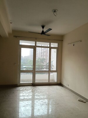 Room in 2.5 BHK Apartment at Today Ridge Residency, Sector 135 – for Rent