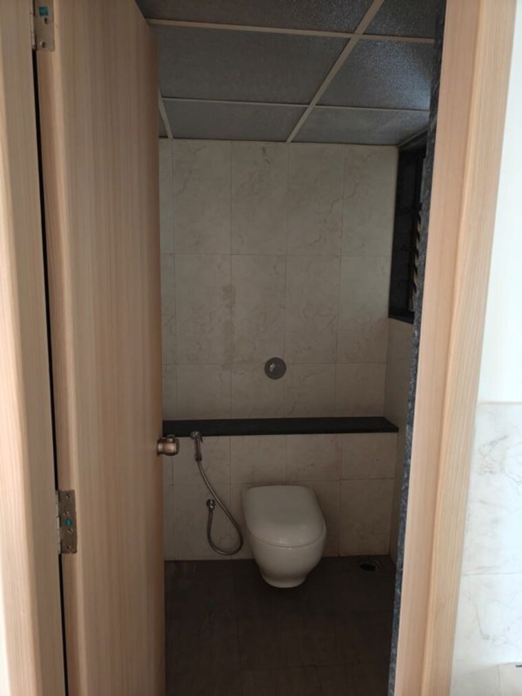 Bathroom, wakad 2 Bedroom 1015 Sq.Ft. Apartment In Wakad Pune 10680079