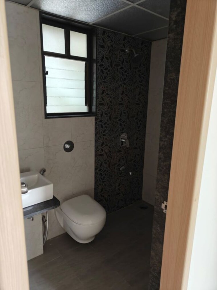 Bathroom, wakad 2 Bedroom 1015 Sq.Ft. Apartment In Wakad Pune 10680079