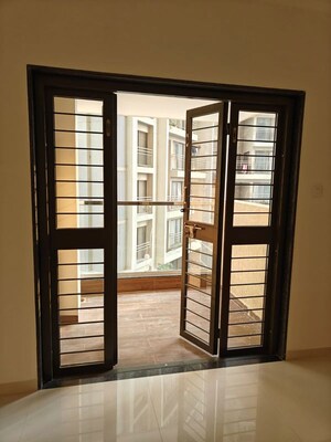 Room in 2 BHK Apartment at Wakad – for Sale