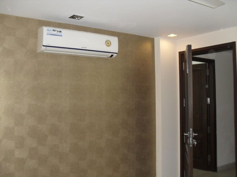 Room, safdarjung enclave 3 Bedroom 200 Sq.Yd. Builder Floor In Safdarjung Enclave Delhi 10680105