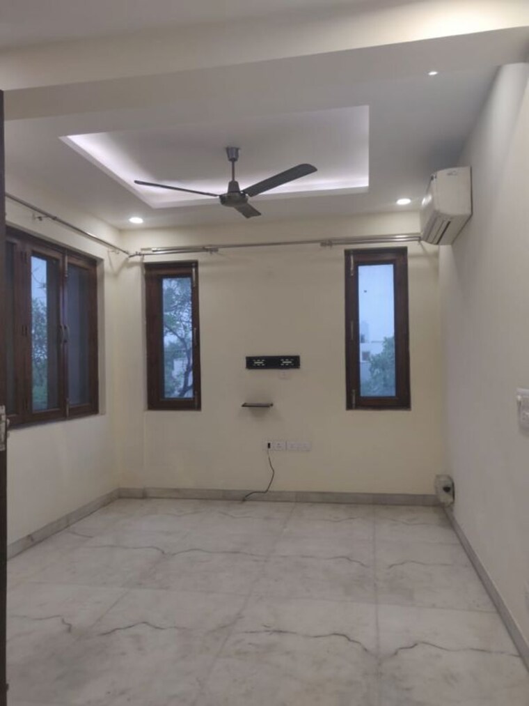 Room, sector 46 3 Bedroom 3000 Sq.Ft. Builder Floor In Sector 46 Noida 10680103