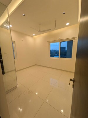 Bathroom in 3 BHK Apartment at Rainbow Vistas, Hi Tech City – for Rent