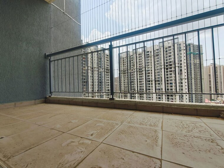 Balcony, godrej-emerald 3 Bedroom 1033 Sq.Ft. Apartment In Ghodbunder Road Thane 10680112