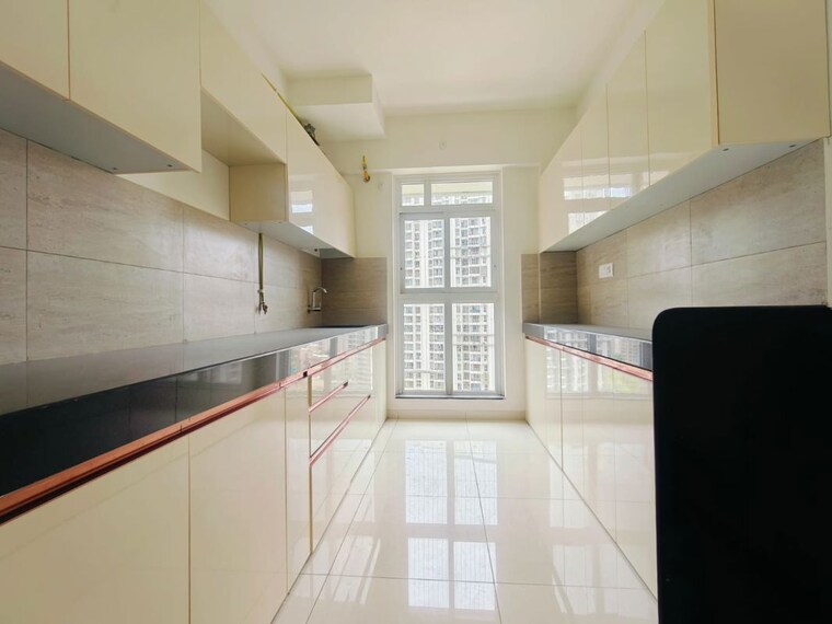 Kitchen, godrej-emerald 3 Bedroom 1033 Sq.Ft. Apartment In Ghodbunder Road Thane 10680112
