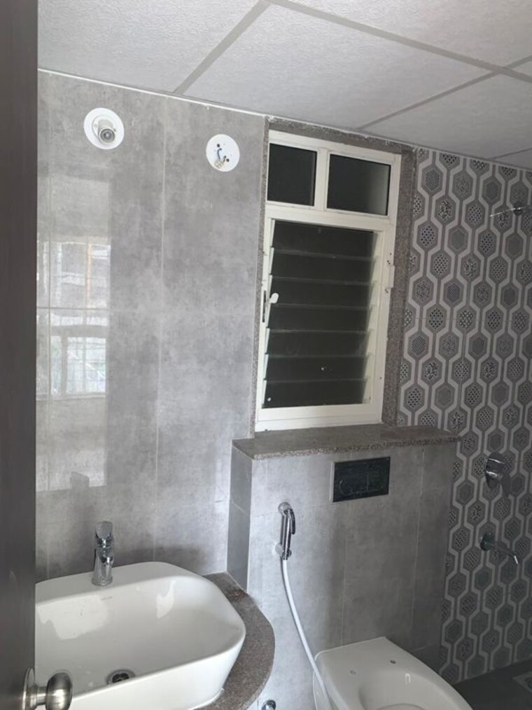 Bathroom, wakad 2 Bedroom 1000 Sq.Ft. Apartment In Wakad Pune 10680119