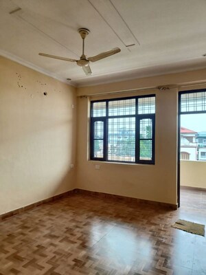 3 BHK Apartment For Rent in Shivalik Puram