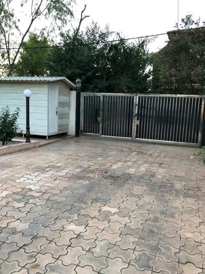 Balcony in 4 BHK Villa at Sainik Farm – for Sale