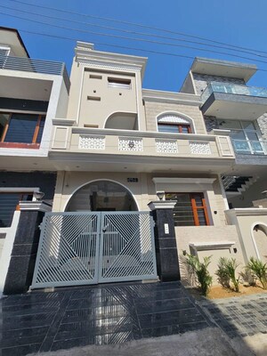 4 BHK Independent House For Sale in Sector 123