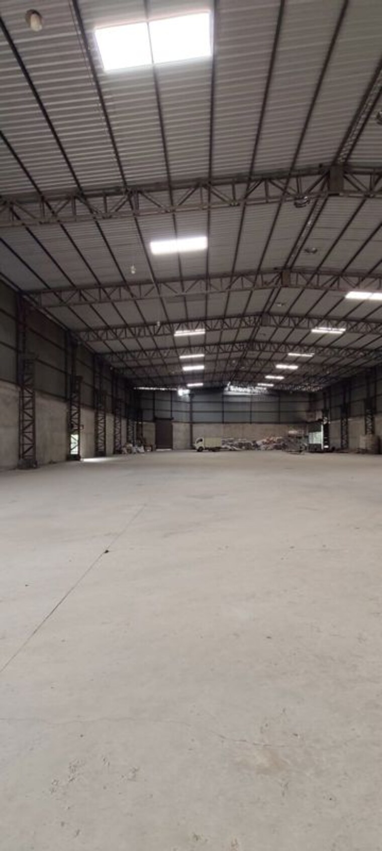  Parking, vidhan sabha marg Commercial Warehouse 20000 Sq.Ft. In Vidhan Sabha Marg Raipur 10680149