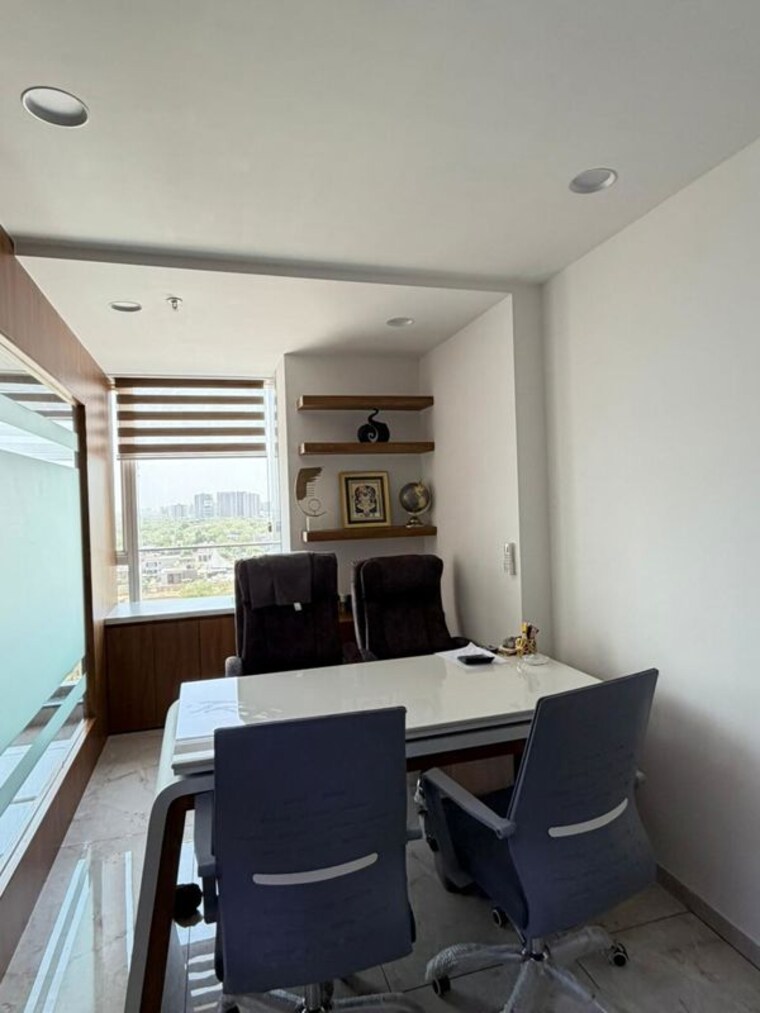 Team Area, thaltej Commercial Office Space 1424 Sq.Ft. In Thaltej Ahmedabad 10680152