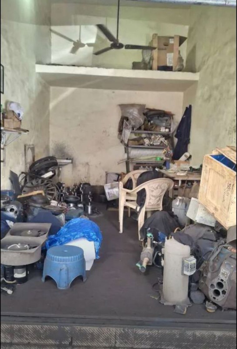  Parking, gayatri-krupa Commercial Shop 300 Sq.Ft. In Ulwe Sector 23 Navi Mumbai 10680160