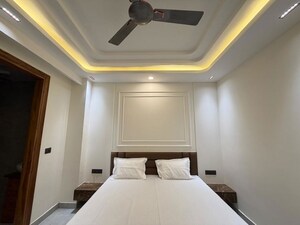 Building Lobby in 2 BHK Builder Floor at Sector 43 – for Rent