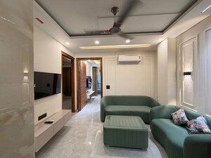 Living Room in 2 BHK Builder Floor at Sector 43 – for Rent