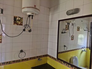 Kitchen in 2.5 BHK Builder Floor at Uppal Southend, Sector 49 – for Sale
