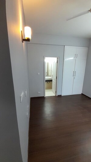 Room in 3 BHK Apartment at Tulip White, Sector 69 – for Rent
