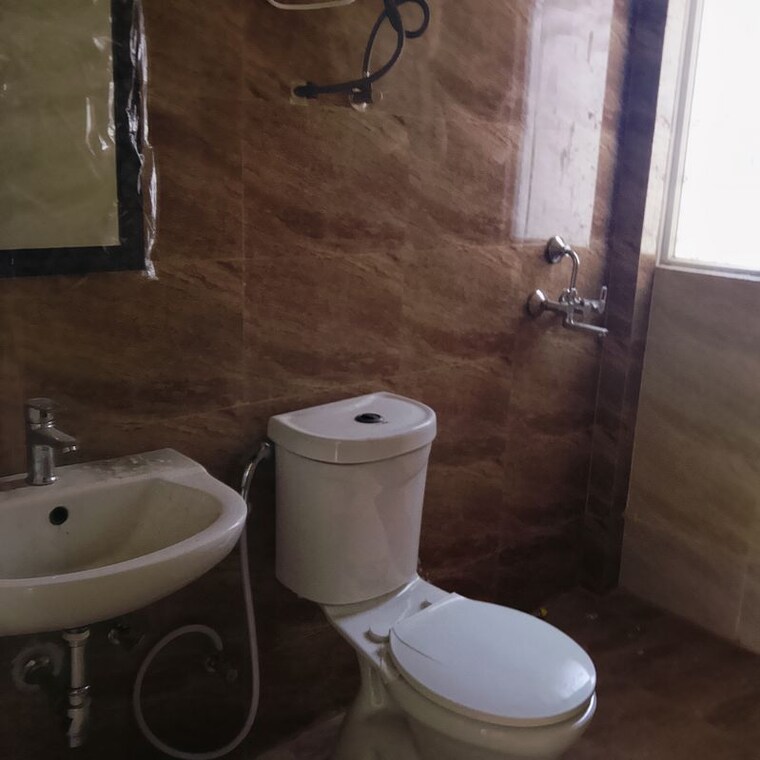 Bathroom, amrapali-silicon-city 2 Bedroom 1075 Sq.Ft. Apartment In Sector 76 Noida 10680222
