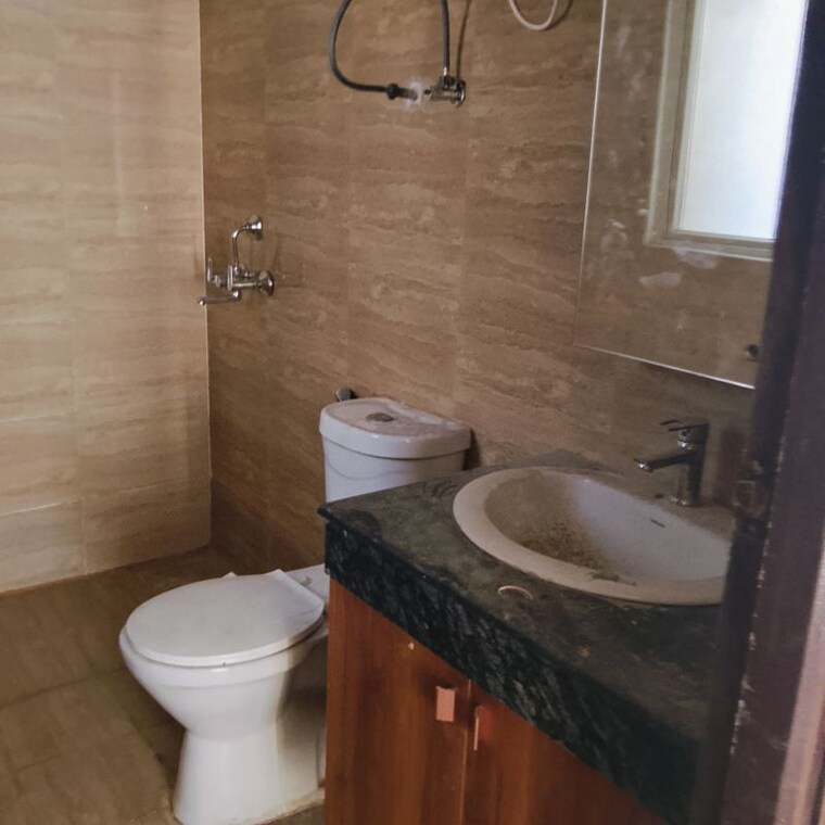 Bathroom, amrapali-silicon-city 2 Bedroom 1075 Sq.Ft. Apartment In Sector 76 Noida 10680222