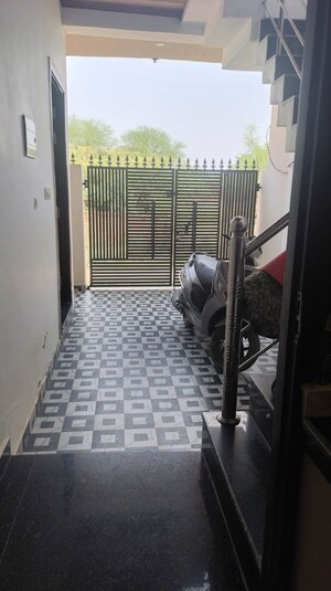 2 BHK Independent House For Rent in Naubasta Kala