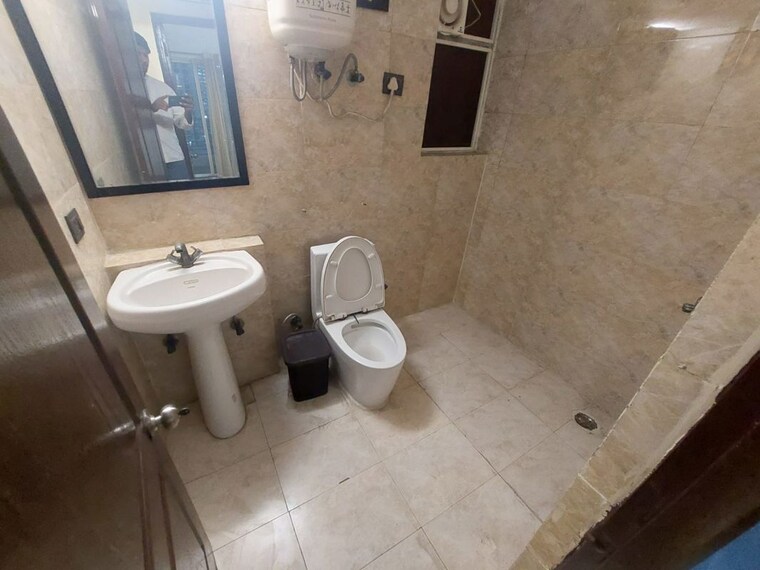 Bathroom, paras-seasons 3.5 Bedroom 1695 Sq.Ft. Apartment In Sector 168 Noida 10680252
