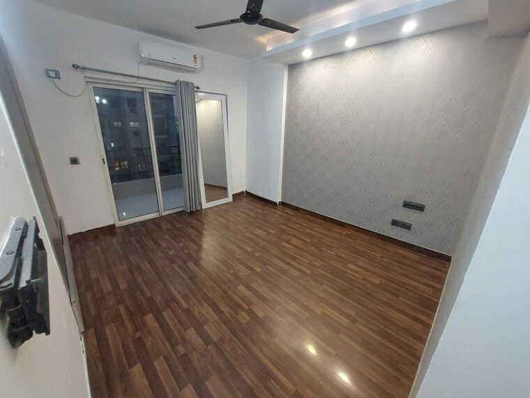 Room, paras-seasons 3.5 Bedroom 1695 Sq.Ft. Apartment In Sector 168 Noida 10680252