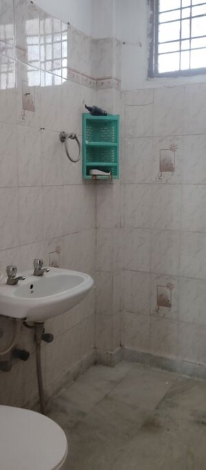 Bathroom in 2 BHK Builder Floor at Uppal Southend, Sector 49 – for Rent