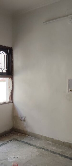 Room in 2 BHK Builder Floor at Uppal Southend, Sector 49 – for Rent