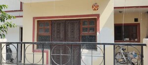 Furnished Amenities in 2 BHK Builder Floor at Uppal Southend, Sector 49 – for Rent