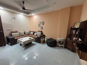 Living Room in 2 BHK Builder Floor at Ardee City, Sector 52 – for Rent